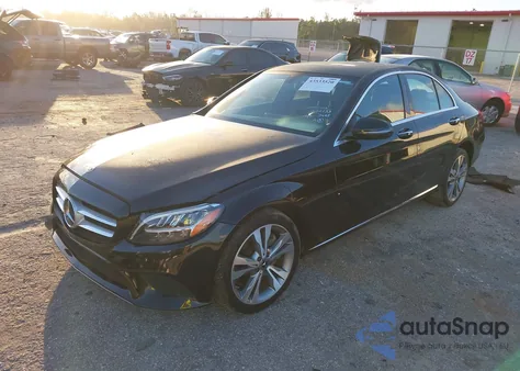 2020 Mercedes-Benz C 300 z USA, uszkodzony, nr VIN 55SWF8DB1LU323688